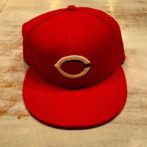 Cincinnati Reds hat size 7.5 barely worn